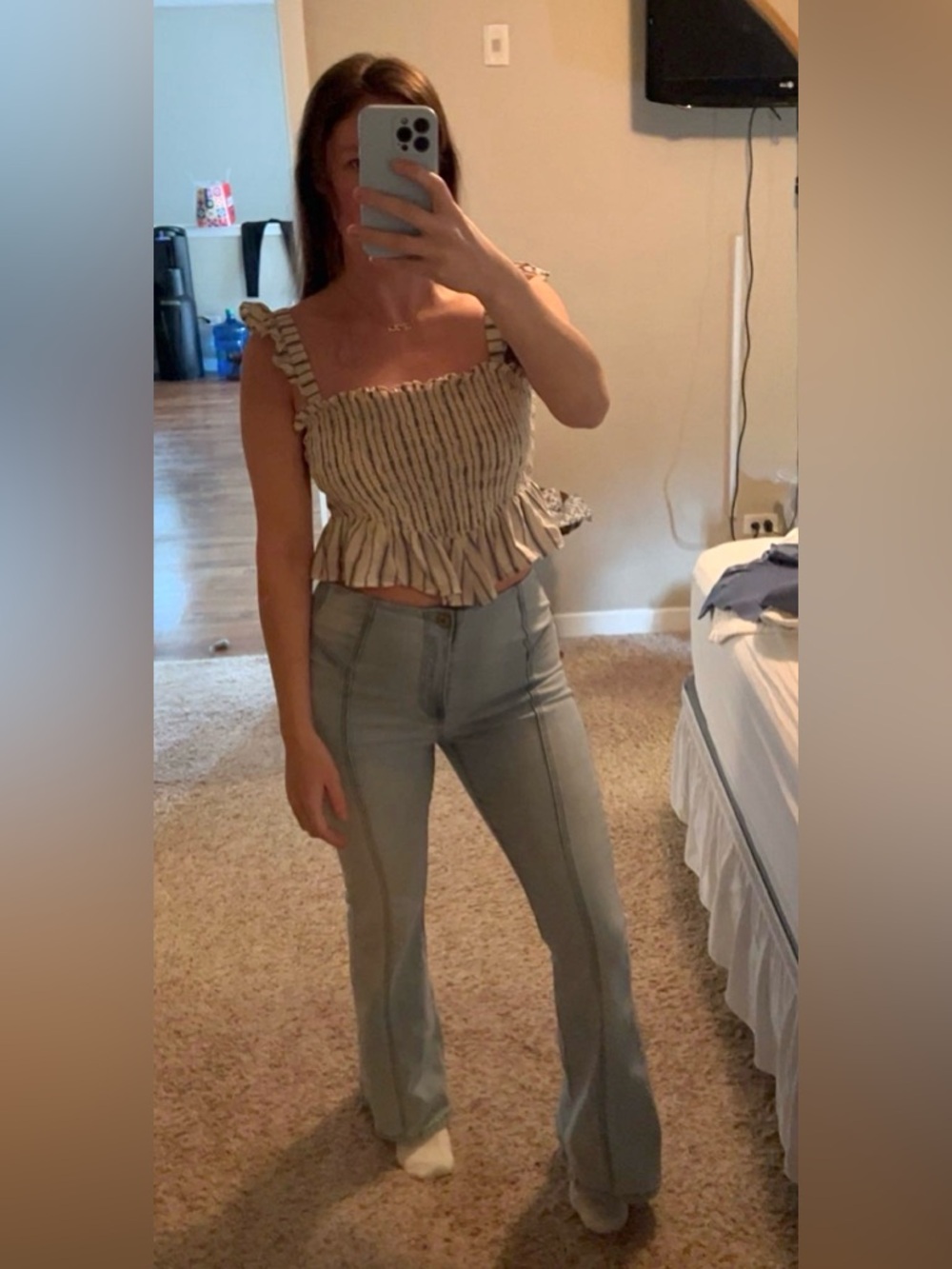 Y2K Light Wash Mid-waisted Bell Bottom Flared Jeans